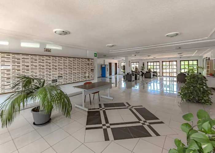 Atlantic 1 One Bedroom With Ocean View And Pool